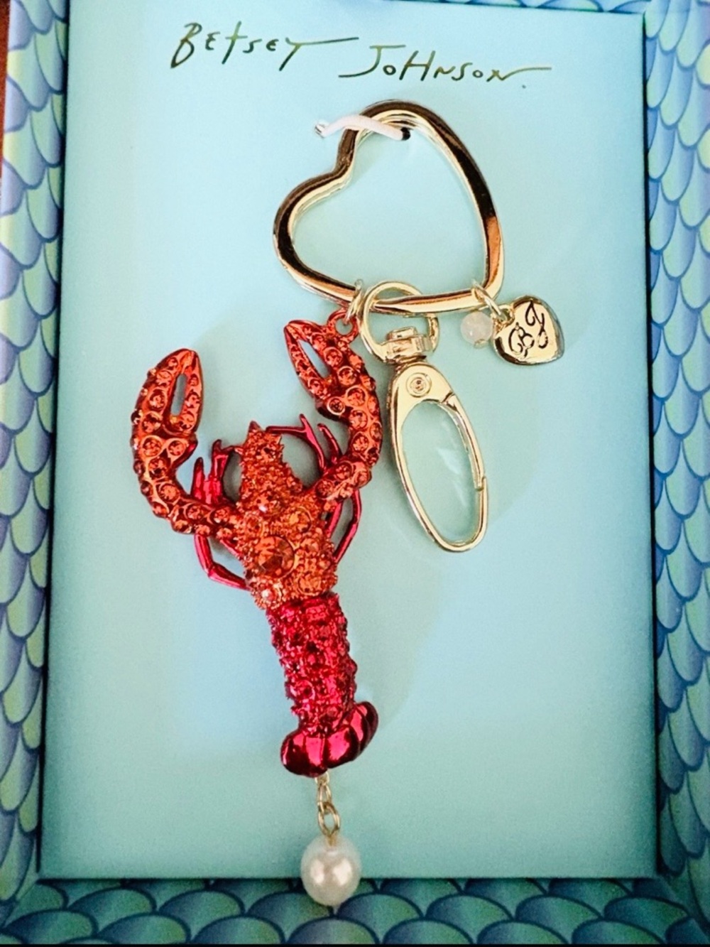 Betsey Johnson Red Rhinestone Lobster Keyring with Pearl Charm Box Set NWT - Picture 3 of 4